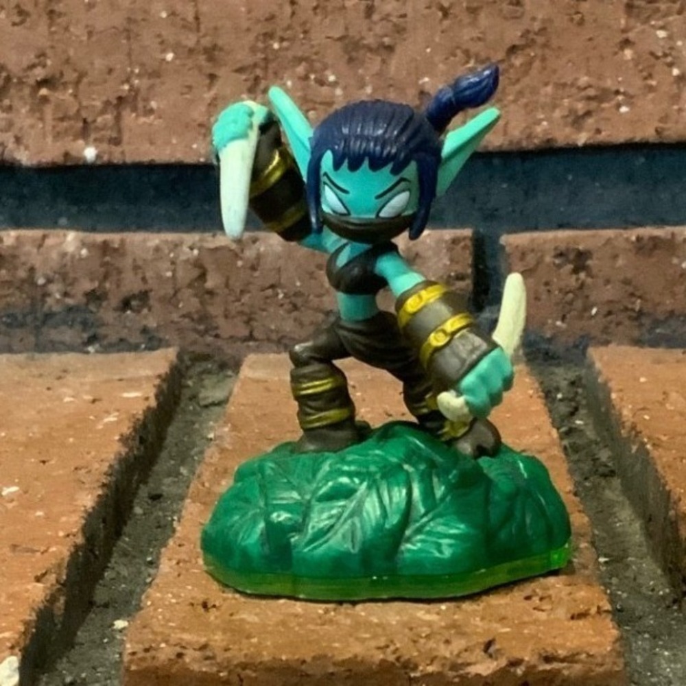 Skylanders Spyros Adventure Stealth Elf Figure Activision 2011‎